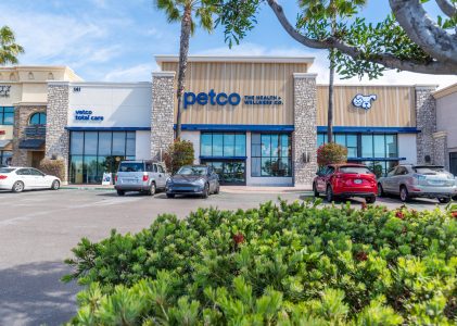 Samsung Displays power Petco’s latest immersive pet care center concept honing omnichannel pet health and wellness ecosystem